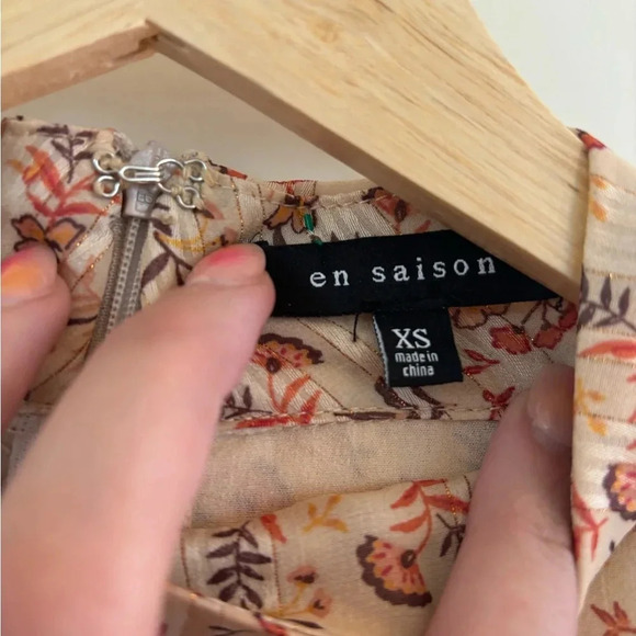 EN SAISON FLORAL PRINT PUFF
SLEEVE BLOUSE - Picture 3 of 4